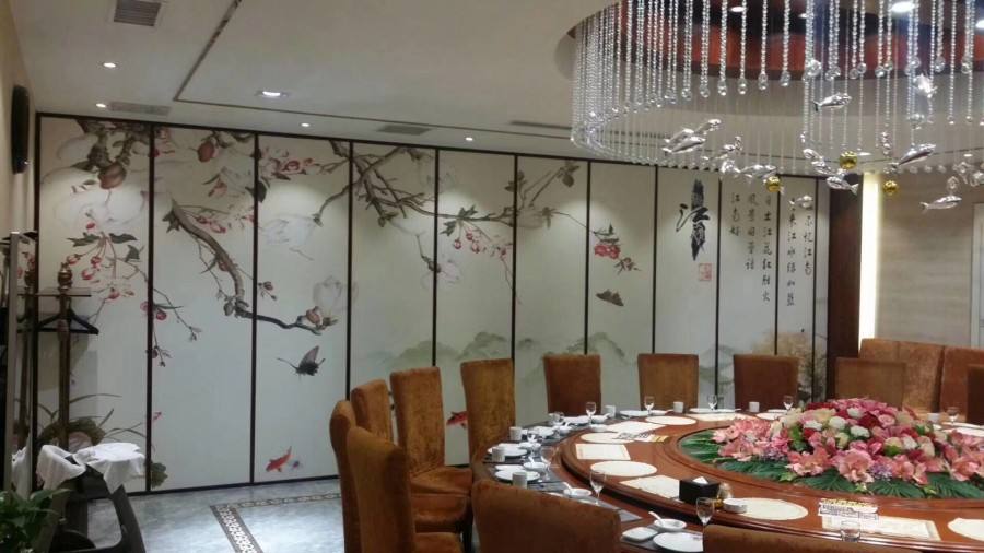 酒店活动隔断在餐厅中如何选择？
